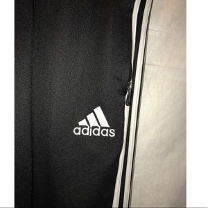 ✨PRICE DROP👈🏼🖤Adidas joggers
